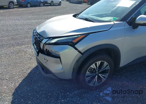 2021 Nissan Rogue Sv Fwd z USA, uszkodzony, nr VIN 5N1AT3BA4MC720310